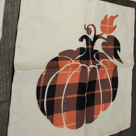 COPY - 4 New Fall Harvest Halloween Falloween 18x18 Pillow Covers With Zipper - Picture 4 of 5